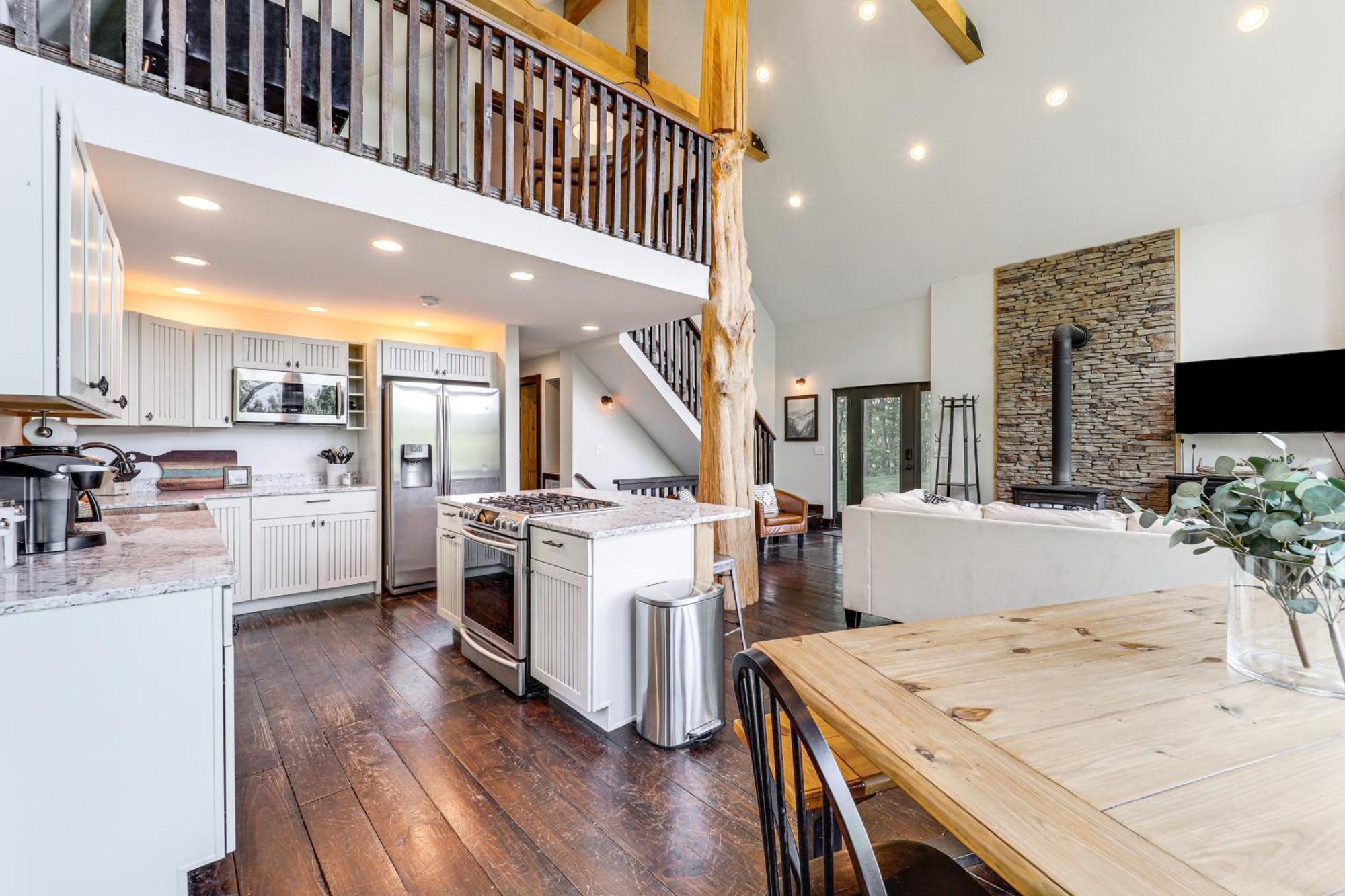 Luxe Appalachian Mountain Cabin With Hot Tub, Views Warrensville Exteriör bild