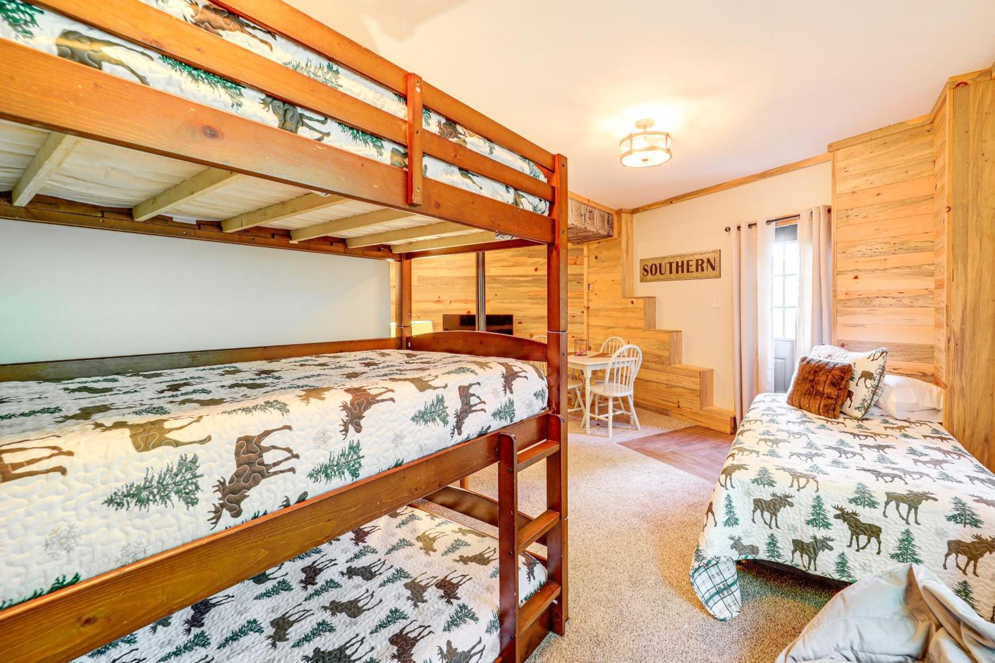 Luxe Appalachian Mountain Cabin With Hot Tub, Views Warrensville Exteriör bild