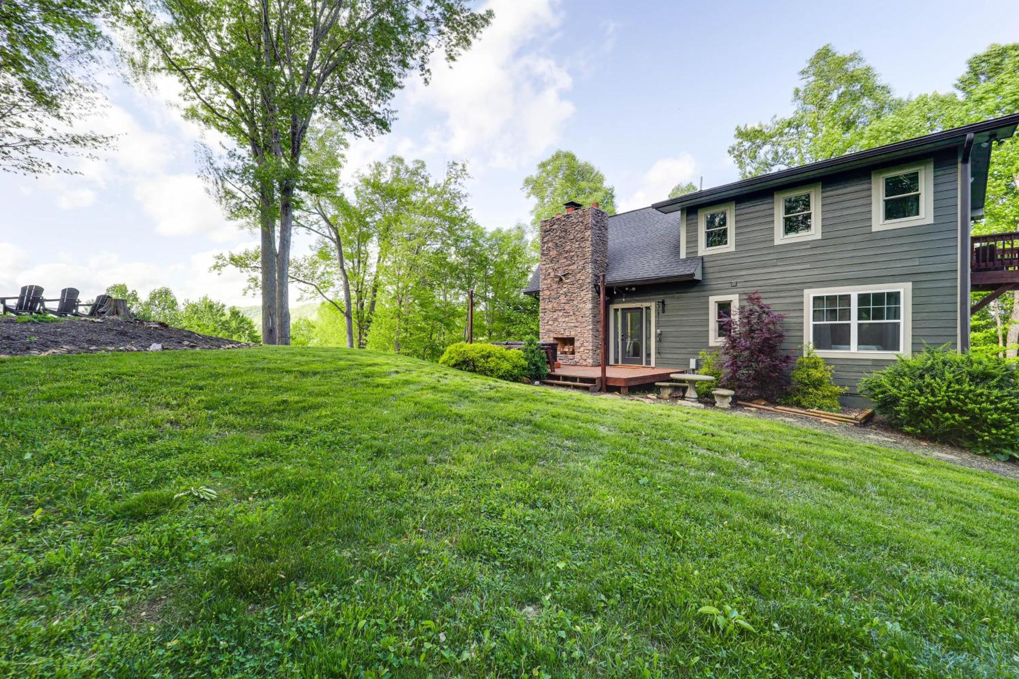 Luxe Appalachian Mountain Cabin With Hot Tub, Views Warrensville Exteriör bild
