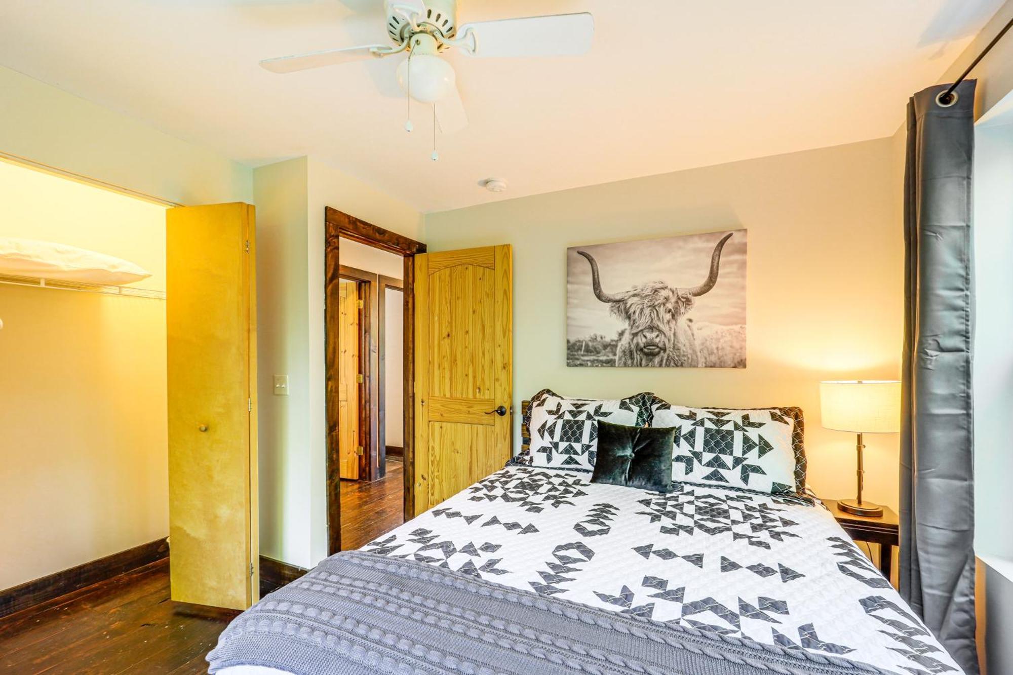 Luxe Appalachian Mountain Cabin With Hot Tub, Views Warrensville Exteriör bild