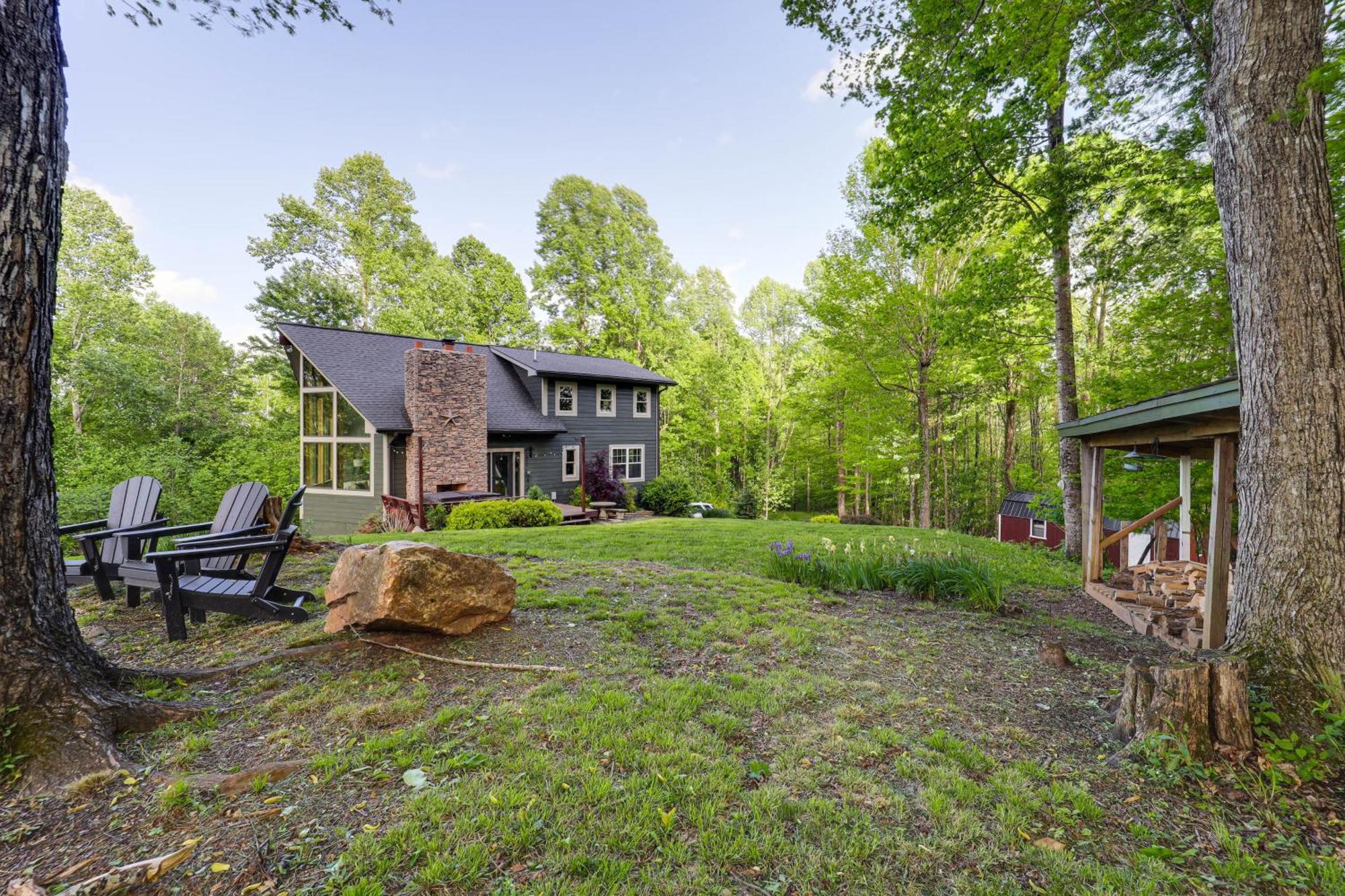 Luxe Appalachian Mountain Cabin With Hot Tub, Views Warrensville Exteriör bild